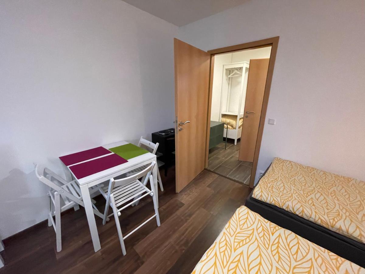 Apartment Messeapartment Woehrder *